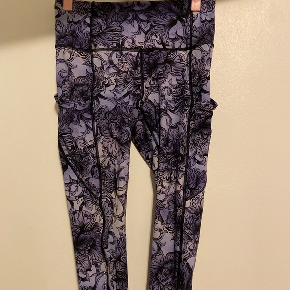 Lululemon capris - Picture 1 of 4